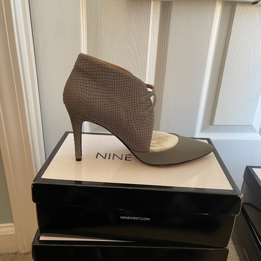 Grey Nine West Dress Shoes